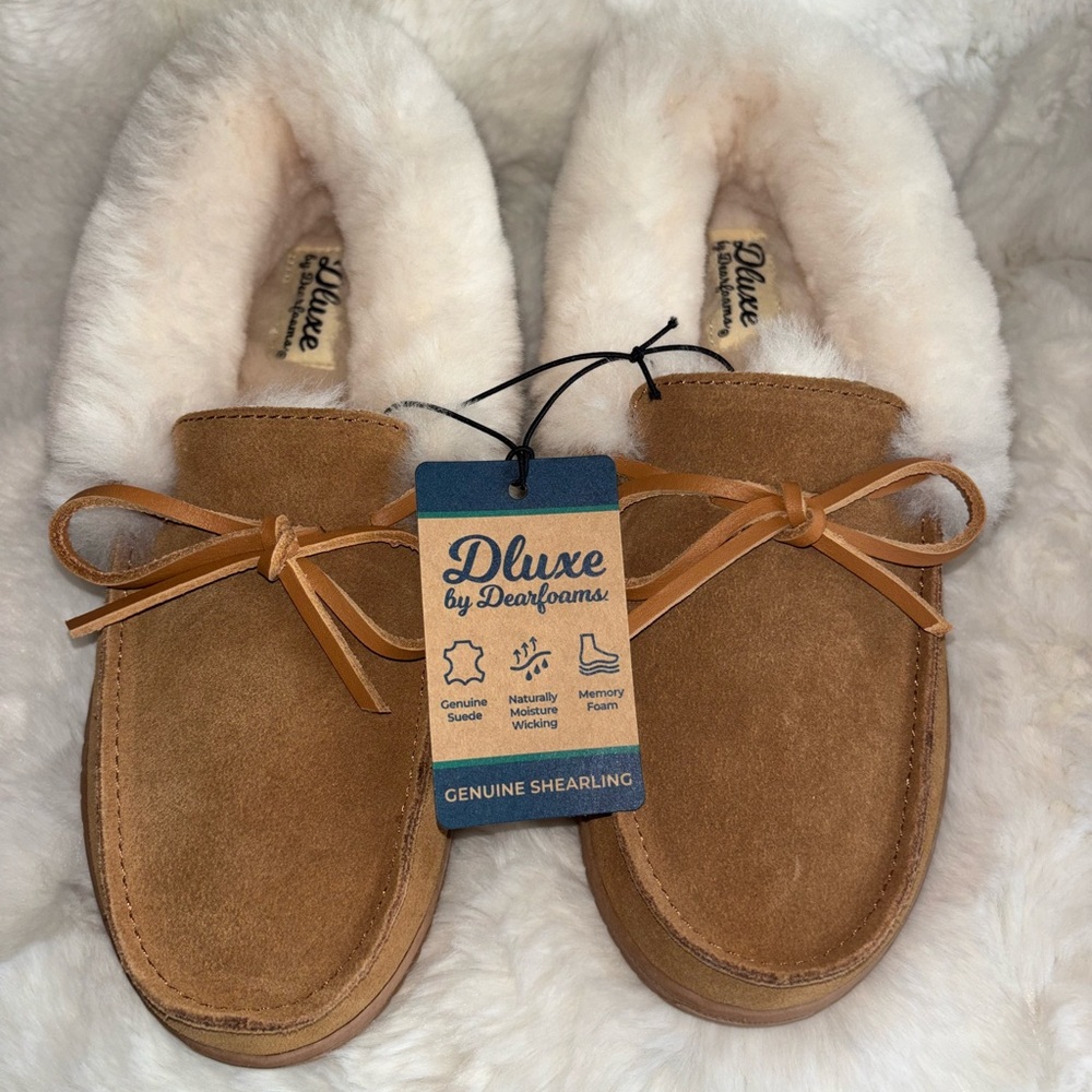 Genuine Leather dearfoams Deluxe Sherpa Fur Slippers -Size 6 NWTS NEW
